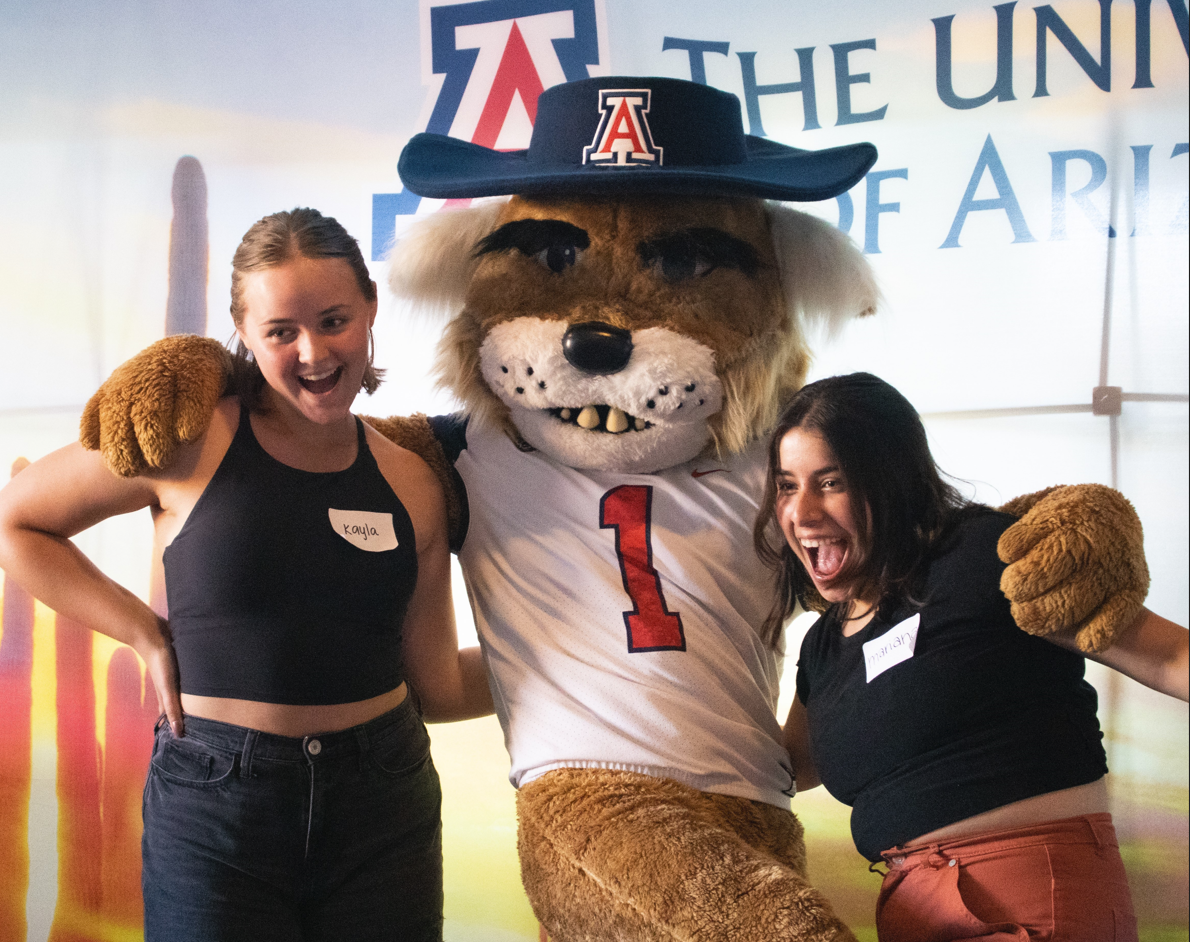 Students with Wilbur at the Welcome Party