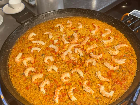 A saucepan full of paella