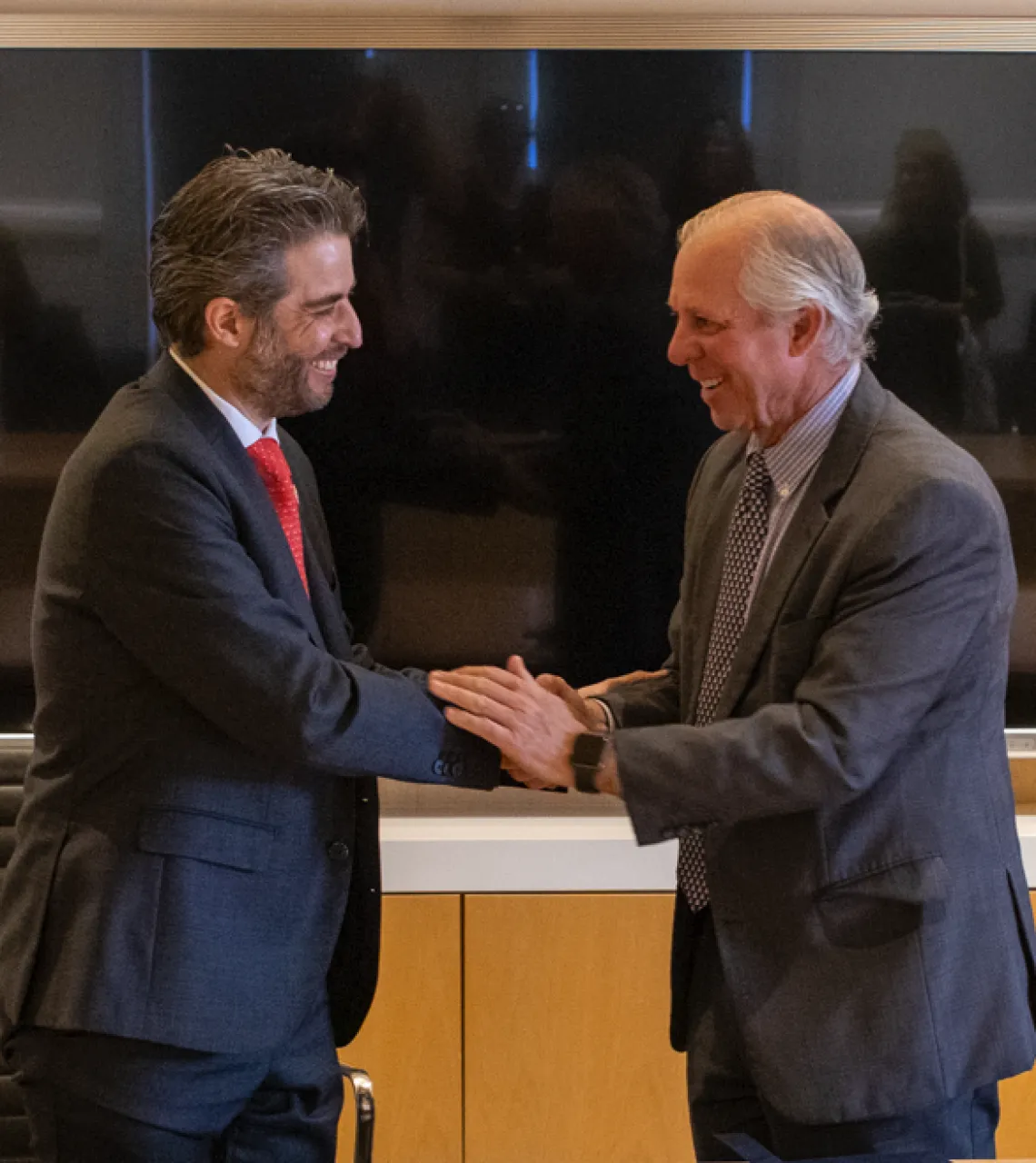 University of Arizona President Robert C. Robbins and Raúl Caraballo Guevara Chief Academic Officer at UVM at the signing ceremony