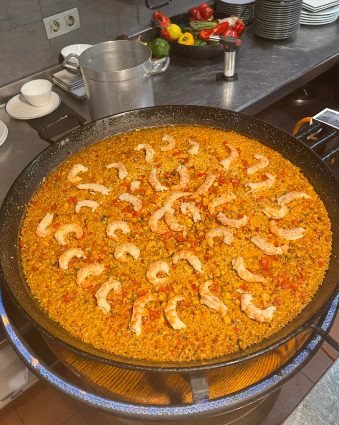 A saucepan full of paella