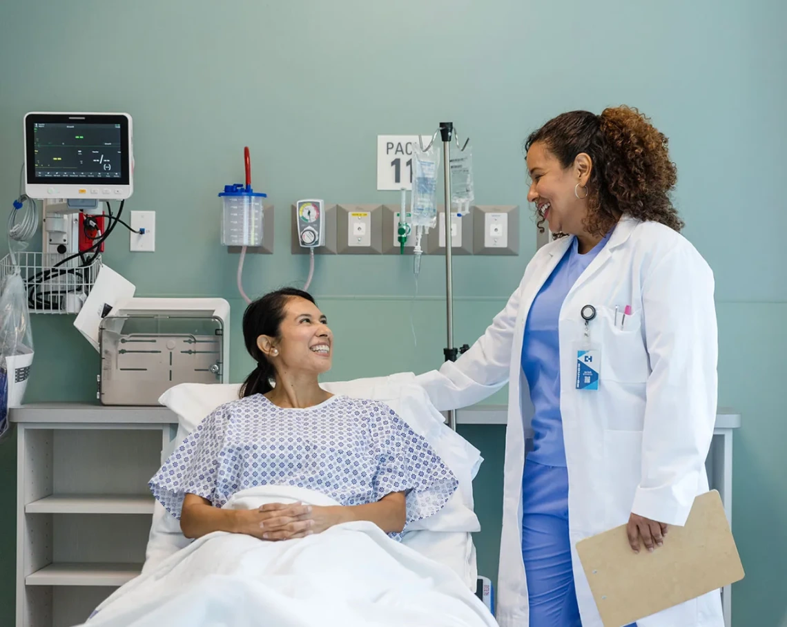 Doctor visiting a patient in hospital