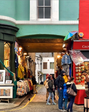 Study Abroad London - Portobello Market Scene Study Abroad London - Portobello Market Scene